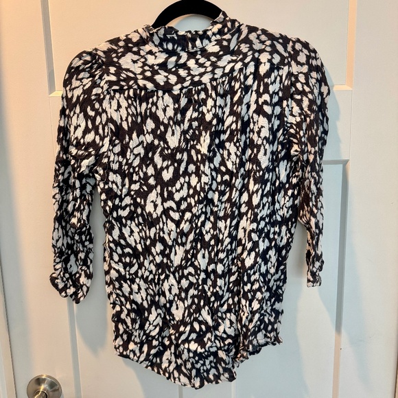 Fun2Fun Summer 3/4 Sleeve Top, Dark Gray/animal print, EUC, M - Picture 7 of 14